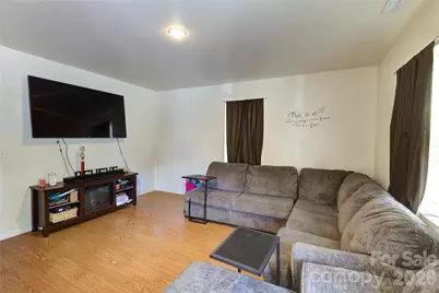 419 N Academy Street, Mooresville, NC 28115 - Photo 4
