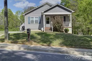 419 N Academy St, Mooresville, NC 28115 - Photo 2