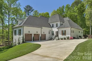 365 Stonecliff Ln, Clover, SC 29710 - Photo 2
