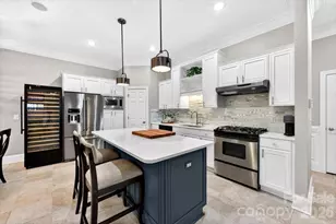 6415 Wakehurst Rd, Charlotte, NC 28226 - Photo 12