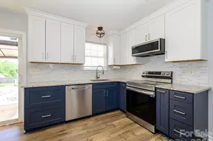 7036 Davis Forest Ln, Charlotte, NC 28262 - Photo 10