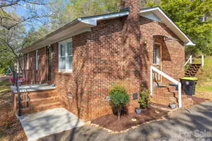 585 S Peak St, Columbus, NC 28722 - Photo 4