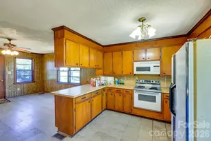 2414 N Olivers Cross Rd, Newton, NC 28658 - Photo 14