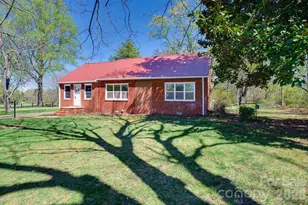 2414 N Olivers Rd, Newton, NC 28658 - Photo 1