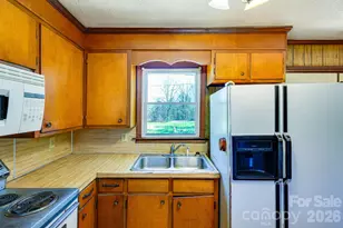 2414 N Olivers Cross Rd, Newton, NC 28658 - Photo 16