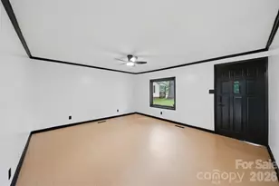 201 Cape Hickory Rd, Hickory, NC 28601 - Photo 2