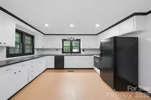 201 Cape Hickory Rd, Hickory, NC 28601 - Photo 4
