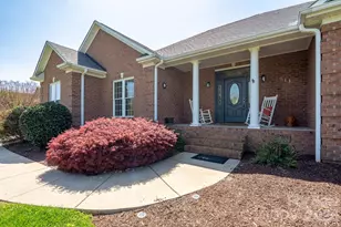 611 Davis Farm Dr, Salisbury, NC 28147 - Photo 2