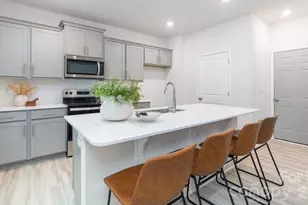 5108 Shallow Brk Dr, Charlotte, NC 28215 - Photo 4