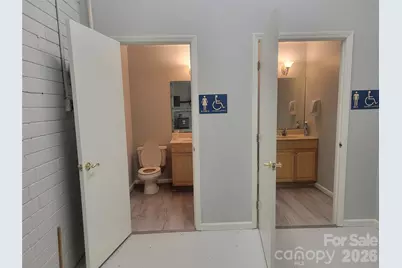 731 Main Avenue SW, Hickory, NC 28602 - Photo 8