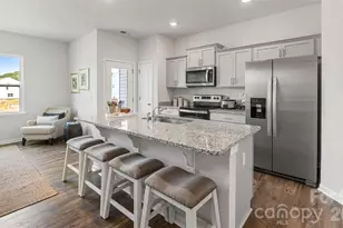 18 Caroline Vly Ln, Hendersonville, NC 28792 - Photo 8