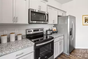 18 Caroline Vly Ln, Hendersonville, NC 28792 - Photo 6