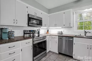 101 Boyd Dr, Flat Rock, NC 28731 - Photo 14