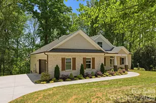 2442 Falcon Ln, Statesville, NC 28625 - Photo 4