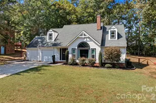 10218 Rougemont Ln, Charlotte, NC 28277 - Photo 2