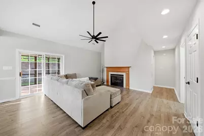 2478 23rd Street NE, Hickory, NC 28601 - Photo 2