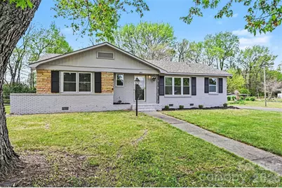 2917 Dalecrest Drive, Charlotte, NC 28269 - Photo 2