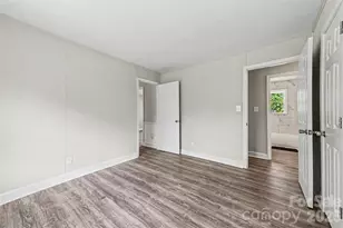 2917 Dalecrest Dr, Charlotte, NC 28269 - Photo 16