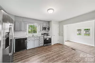 2917 Dalecrest Drive, Charlotte, NC 28269 - Photo 6