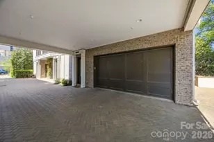 1708 Lombardy Cir, Charlotte, NC 28203 - Photo 2