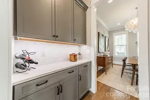 344 Melbourne Ct, Charlotte, NC 28209 - Photo 8