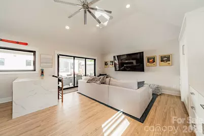 344 Melbourne Court, Charlotte, NC 28209 - Photo 20