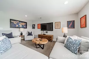 344 Melbourne Ct, Charlotte, NC 28209 - Photo 38