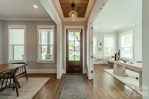 344 Melbourne Ct, Charlotte, NC 28209 - Photo 4