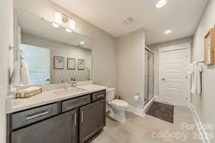 344 Melbourne Ct, Charlotte, NC 28209 - Photo 42