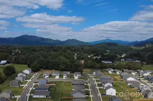 53 Ridgehaven Dr, Waynesville, NC 28786 - Photo 2