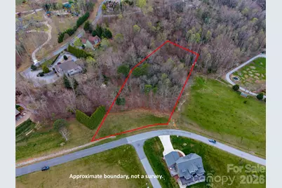 340 Grand Oaks Drive, Hendersonville, NC 28792 - Photo 2