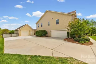 213 Candella Dr, Matthews, NC 28104 - Photo 46