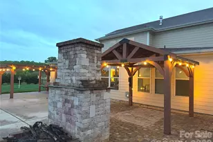 213 Candella Dr, Matthews, NC 28104 - Photo 4