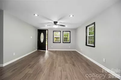 1705 E Cloaninger Avenue, Statesville, NC 28625 - Photo 6