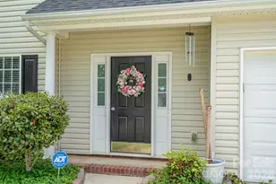 407 Goodloe Dr, Charlotte, NC 28262 - Photo 4