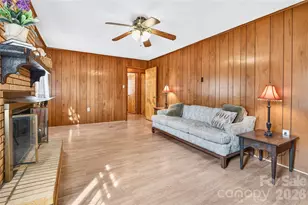 821 Woods Dr, Statesville, NC 28677 - Photo 4