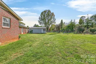 821 Woods Dr, Statesville, NC 28677 - Photo 18