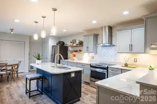 118 Cloverleaf Ln, Asheville, NC 28803 - Photo 1