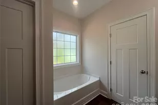 403 E 21st St, Kannapolis, NC 28083 - Photo 14