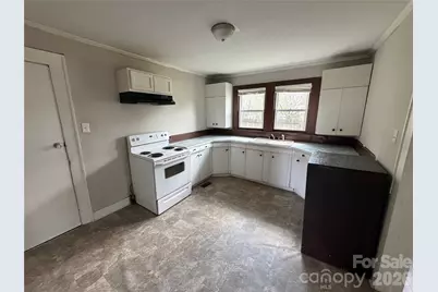 1002 N Salisbury Avenue, Spencer, NC 28159 - Photo 4