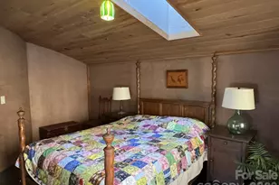 1422 Middle Fork Rd, Hendersonville, NC 28792 - Photo 20