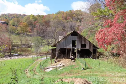 1422 Middle Fork Road, Hendersonville, NC 28792 - Photo 4
