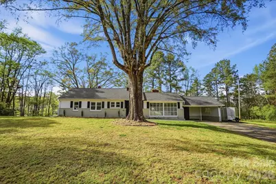 2104 Hillcrest Avenue, Albemarle, NC 28001 - Photo 8