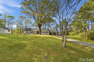 2104 Hillcrest Ave, Albemarle, NC 28001 - Photo 2