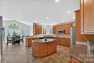 330 Chancelot Ln, Fort Mill, SC 29708 - Photo 10