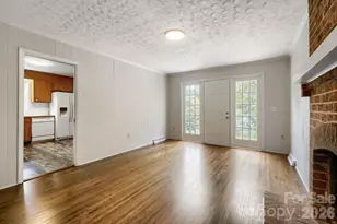 1628 Bonnie Ln, Charlotte, NC 28213 - Photo 6