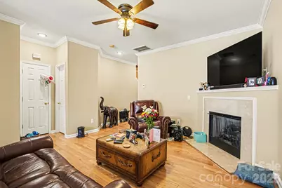 3915 Glenlea Commons Drive, Charlotte, NC 28216 - Photo 6