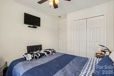 3915 Glenlea Commons Drive, Charlotte, NC 28216 - Photo 18