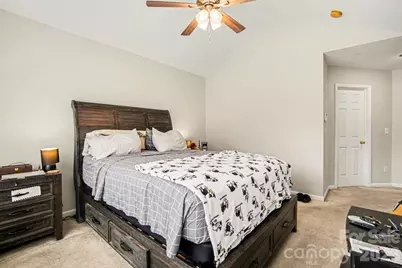 3915 Glenlea Commons Drive, Charlotte, NC 28216 - Photo 22