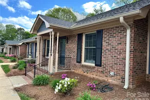 226 Pointe Cir, Rock Hill, SC 29732 - Photo 2